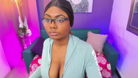 shalom_brown online show from May 12, 2026, 7:33 pm