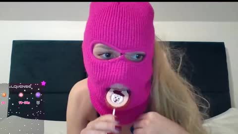 Snapshot of shamelesscouple2 chatting on December 4, 2024, 7:45 pm shamelesscouple2 online show from December 4, 2024, 7:45 pm