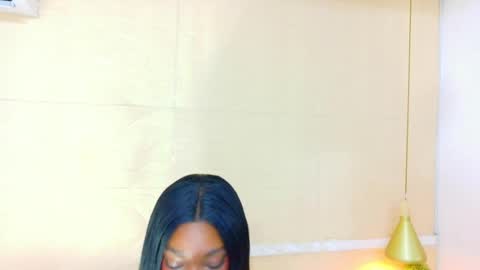 Snapshot of shamira_moore chatting on November 19, 2025, 9:15 pm Catalina online show from November 19, 2025, 9:15 pm