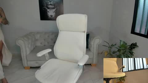 onlyfans shanabellucy online show from January 10, 2025, 11:33 am