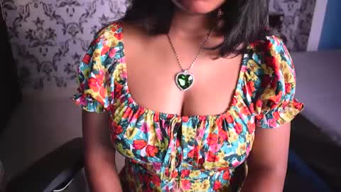 Snapshot of shanaya_indian chatting on December 26, 2024, 4:43 am shanaya indian online show from December 26, 2024, 4:43 am