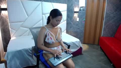 Shanel  online show from March 5, 2026, 9:33 pm