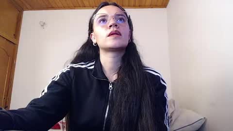 Snapshot of shanel_lozano chatting on June 4, 2026, 5:30 pm shanel_lozano online show from June 4, 2026, 5:30 pm