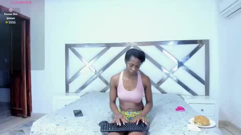 Snapshot of shanelle__ chatting on November 10, 2025, 1:10 pm S H A N E L L E online show from November 10, 2025, 1:10 pm