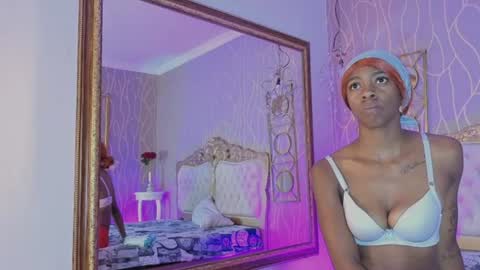 Snapshot of shanelle__ chatting on July 14, 2026, 3:29 pm S H A N E L L E online show from July 14, 2026, 3:29 pm