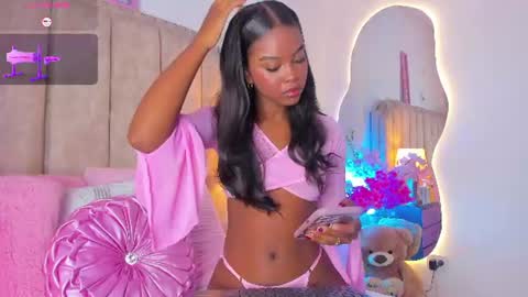 Snapshot of shanelwest7 chatting on June 24, 2026, 1:32 pm Shanel online show from June 24, 2026, 1:32 pm