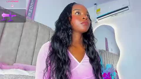 Snapshot of shanelwest7 chatting on June 29, 2026, 1:44 pm Shanel online show from June 29, 2026, 1:44 pm