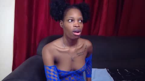 Snapshot of shania_sleigh chatting on December 23, 2024, 9:05 am shania_sleigh online show from December 23, 2024, 9:05 am