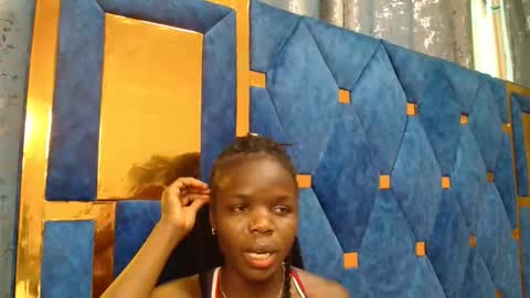 Shaniz online show from November 30, 2025, 4:16 am