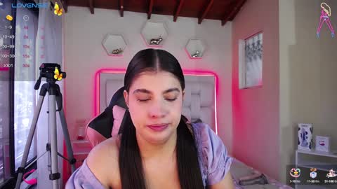 Snapshot of shannakendall chatting on January 20, 2025, 1:11 pm Shana online show from January 20, 2025, 1:11 pm