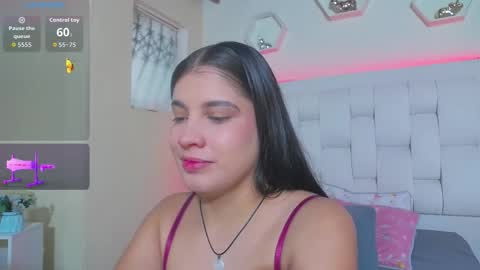 Snapshot of shannakendall chatting on October 28, 2025, 2:20 pm Shana online show from October 28, 2025, 2:20 pm