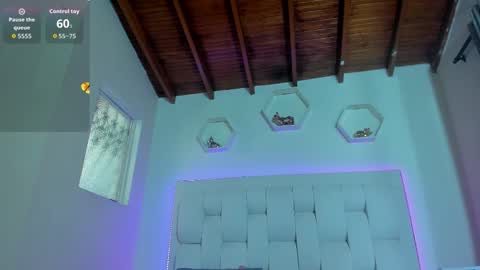 Snapshot of shannakendall chatting on November 18, 2025, 3:05 pm Shana online show from November 18, 2025, 3:05 pm