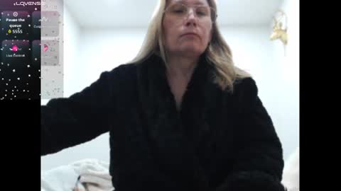 Snapshot of shannon07 chatting on June 10, 2026, 1:28 am Shannon07 online show from June 10, 2026, 1:28 am