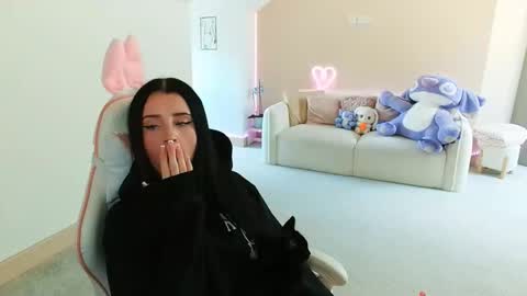 Snapshot of shannonblooms chatting on September 9, 2025, 10:48 am Shanmais online show from September 9, 2025, 10:48 am