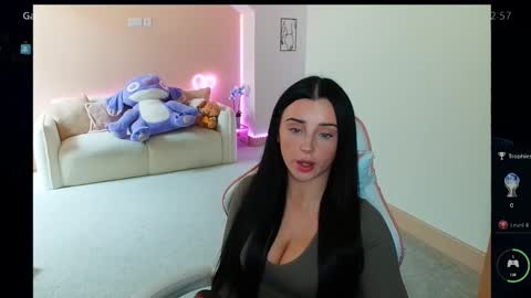 Snapshot of shannonblooms chatting on October 17, 2025, 11:57 am Shanmais online show from October 17, 2025, 11:57 am