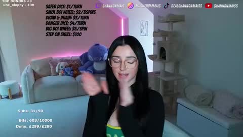 Snapshot of shannonblooms chatting on November 27, 2025, 1:57 pm Shanmais online show from November 27, 2025, 1:57 pm