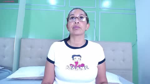  Shanon  online show from February 9, 2025, 1:33 am