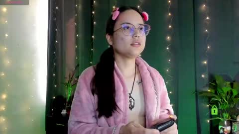 Snapshot of shantalcerezo chatting on February 23, 2025, 8:55 pm Cat-FOLLOWME and we talk IGshantal cerezo online show from February 23, 2025, 8:55 pm