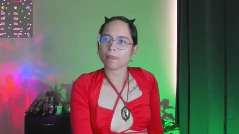 Snapshot of shantalcerezo chatting on November 20, 2025, 8:41 pm Cat-FOLLOWME and we talk IGshantal cerezo online show from November 20, 2025, 8:41 pm