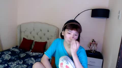 Snapshot of shantalfoxxy chatting on June 19, 2026, 1:32 am SHANTA FOX s online show from June 19, 2026, 1:32 am