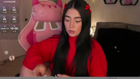 Snapshot of shantall_vidales chatting on December 29, 2024, 11:18 pm online show from December 29, 2024, 11:18 pm