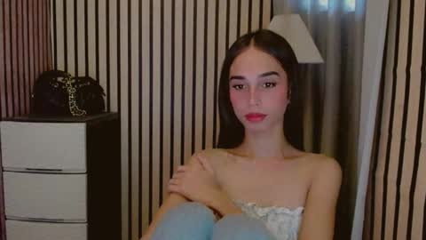 Snapshot of shantallfuckdoll chatting on April 29, 2026, 5:55 am shantallfuckdoll online show from April 29, 2026, 5:55 am