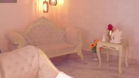 Snapshot of shantallknowless chatting on July 3, 2026, 2:23 pm ShantallKnowles online show from July 3, 2026, 2:23 pm