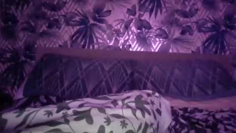 naughtyfuckcouple online show from May 6, 2026, 9:20 pm