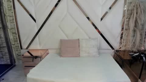 Shara Oz online show from March 10, 2026, 2:49 am