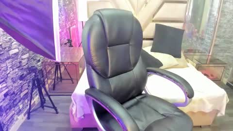 Shara Oz online show from March 17, 2026, 3:22 am