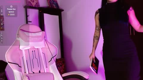 Snapshot of sharaross1 chatting on December 4, 2025, 7:06 am sharaross1 online show from December 4, 2025, 7:06 am