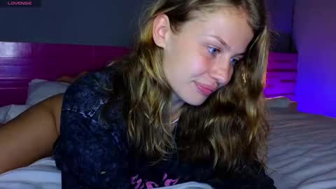 Snapshot of sharleenproject chatting on November 20, 2025, 4:18 pm Sharleen online show from November 20, 2025, 4:18 pm