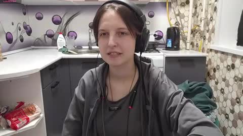 Snapshot of sharleenyodis chatting on July 2, 2026, 5:19 pm Sara online show from July 2, 2026, 5:19 pm
