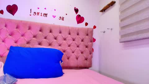 Snapshot of sharlott_kiss chatting on February 26, 2025, 11:52 am Sharlott online show from February 26, 2025, 11:52 am