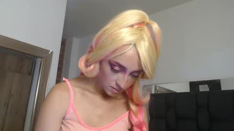 Snapshot of sharlotte__boobs chatting on March 10, 2025, 11:27 pm Sharlotte online show from March 10, 2025, 11:27 pm