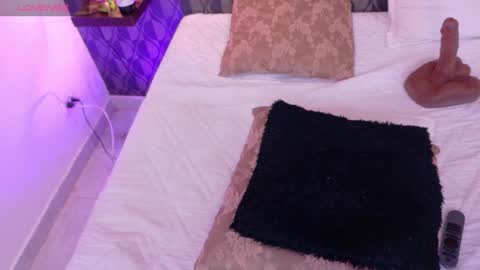 Snapshot of sharomross chatting on February 20, 2025, 9:20 pm Sharom online show from February 20, 2025, 9:20 pm