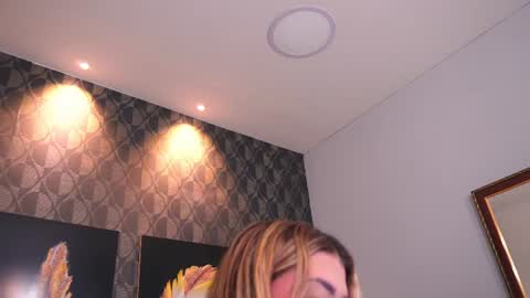 Snapshot of sharomross chatting on July 28, 2026, 7:04 pm Sharom online show from July 28, 2026, 7:04 pm