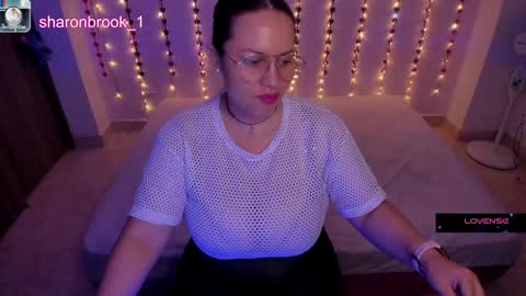 sharon_brook online show from December 18, 2024, 2:53 am