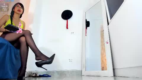 Snapshot of sharon_leather chatting on June 13, 2026, 12:36 pm sharon_leather online show from June 13, 2026, 12:36 pm