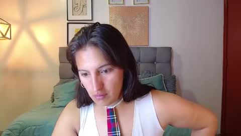 ESTEFI  online show from April 2, 2026, 1:20 pm