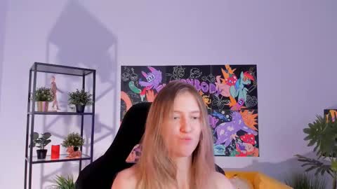 Snapshot of sharonevansi chatting on February 13, 2025, 5:01 pm Sharon online show from February 13, 2025, 5:01 pm