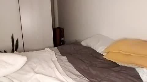 Snapshot of sharonkl chatting on December 5, 2024, 2:42 am Sharon Kleinmann online show from December 5, 2024, 2:42 am