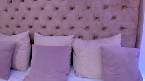 Snapshot of shatall_rouge chatting on January 25, 2025, 8:21 pm Shantall online show from January 25, 2025, 8:21 pm