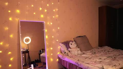 Sonya online show from February 11, 2025, 3:29 pm