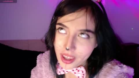 Shayla 3 online show from October 24, 2025, 2:02 pm