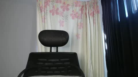 Shayna online show from December 30, 2024, 2:08 pm