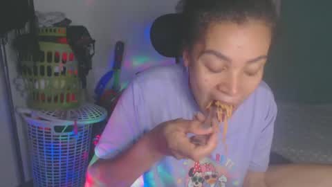 Shayna online show from June 30, 2026, 12:44 am