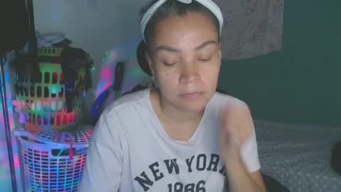 Shayna online show from July 1, 2026, 12:23 am