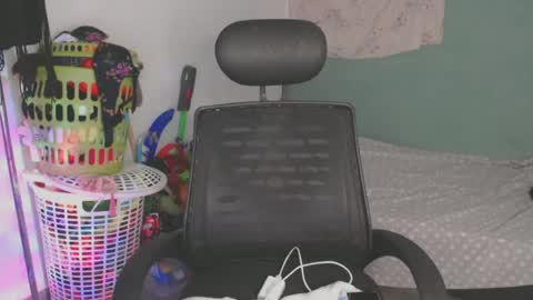 Shayna online show from July 3, 2026, 2:40 am