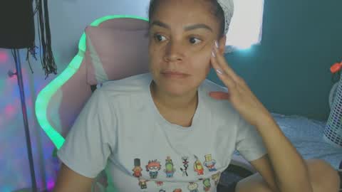 Shayna online show from July 29, 2026, 8:29 pm